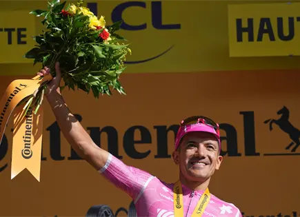 Richard Carapaz gana etapa 18 del Tour de Francia en Francia Richard Carapaz gana etapa 18 del Tour de Francia en Francia
