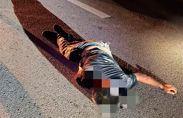 Camión embiste y da muerte joven en Axtla