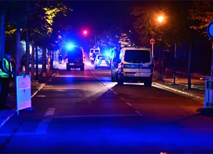 Camioneta embiste a multitud en evento LGBTQ+ de Berlín Camioneta embiste a multitud en evento LGBTQ+ de Berlín
