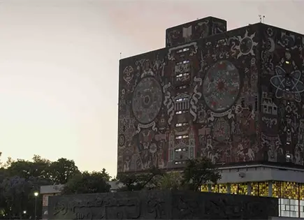 Aspirantes rechazados de la UNAM marchan en Ciudad Universitaria