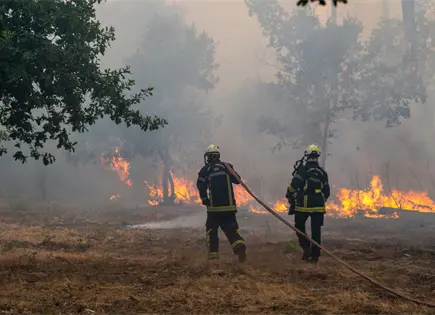 Los incendios alcanzan cifras inéditas en Francia Los incendios alcanzan cifras inéditas en Francia