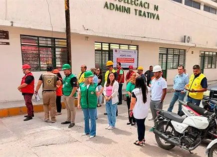 Realizan simulacro de incendio en el IMSS Realizan simulacro de incendio en el IMSS