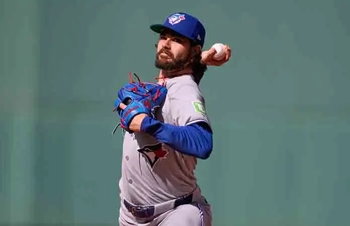 Cease lanza juego de un hit por los Azulejos