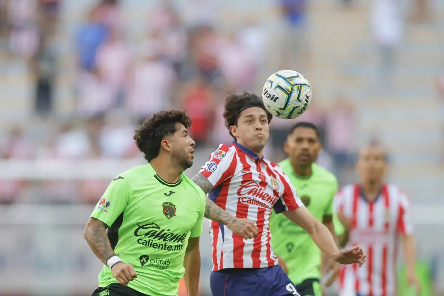 Chivas gana a FC Juárez con gol en los últimos segundos