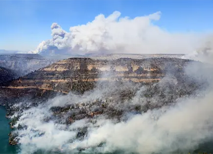 Cuarto bombero fallece por incendio en frontera Colorado-Utah Cuarto bombero fallece por incendio en frontera Colorado-Utah