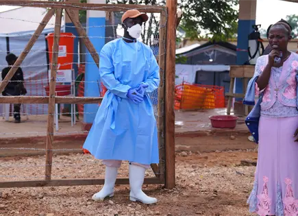 Huelga de trabajadores sanitarios paraliza centro de ébola en Bunia Huelga de trabajadores sanitarios paraliza centro de ébola en Bunia
