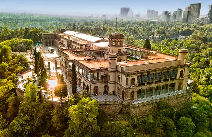 Investiga FGR cena de la FIFA en el Castillo de Chapultepec