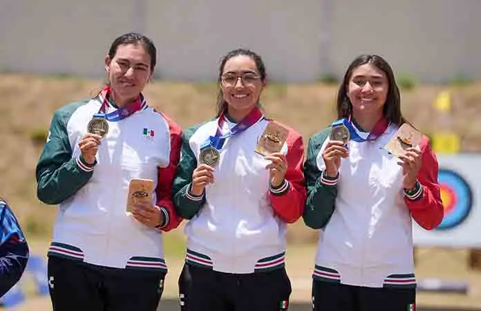 Lluvia de medallas para México en JCC