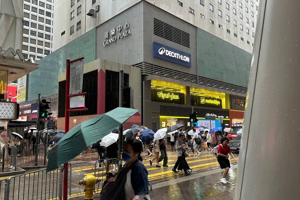 Tifón Noul provoca evacuación masiva en Guangdong y alerta en Hong Kong