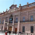 Debe gobierno 3 mil 300 mdp a tres bancos