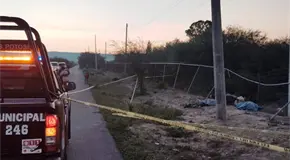 Mueren dos j&oacute;venes al chocar en su  moto