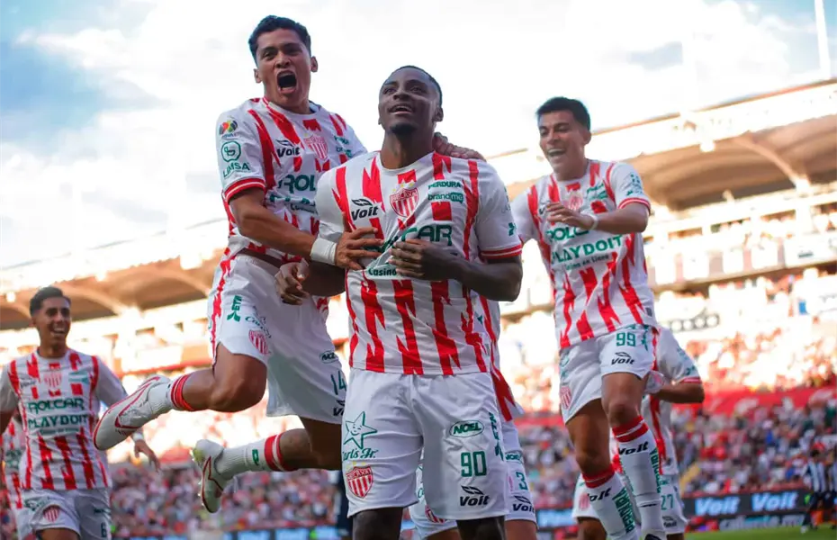 Le&oacute;n visita a Necaxa en el estadio Victoria este lunes