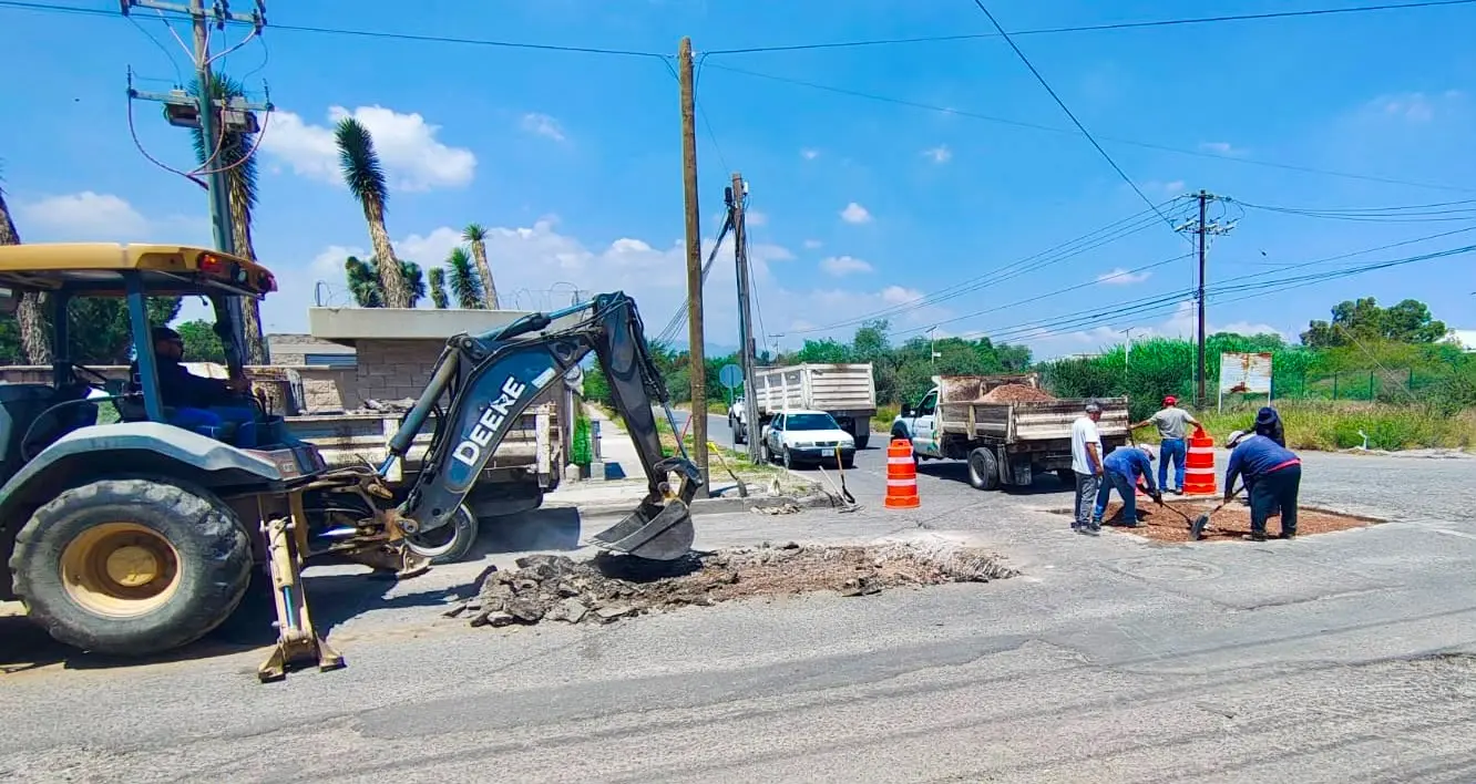 Ayuntamiento reporta reparación vial en Eje 130 e Industrias