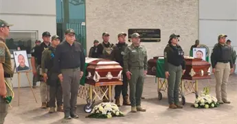 Dan &uacute;ltimo adi&oacute;s a los tres polic&iacute;as ca&iacute;dos en La Pila