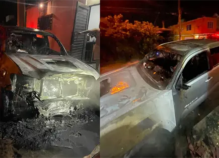 Fuego da&ntilde;a camioneta estacionada en el centro de &Eacute;bano