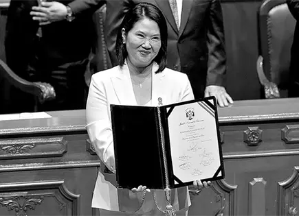 Fujimori anuncia a nuevos ministros
