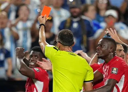 Panel de reglas dice que fue err&oacute;nea la expulsi&oacute;n de Embolo ante Argentina en cuartos del Mundial