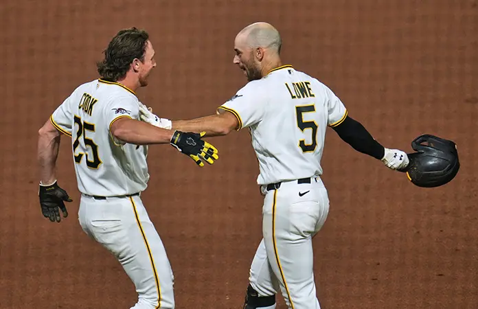 Triunfan Piratas en extra innings