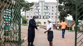 Uganda declara libre de ébola tras alta del último paciente Uganda declara libre de ébola tras alta del último paciente