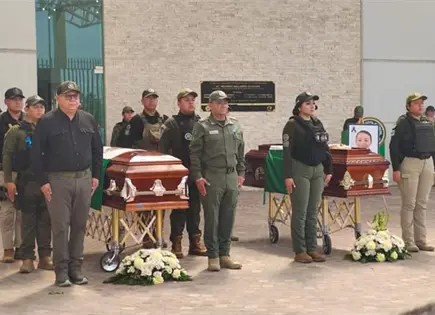 Emotivo adi&oacute;s a agentes estatales