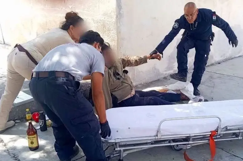 Rescatan a indigente con severa infección