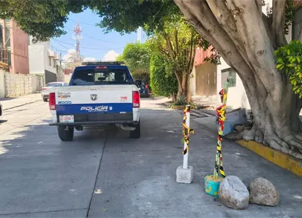Retiran objetos usados para apartar estacionamiento Retiran objetos usados para apartar estacionamiento