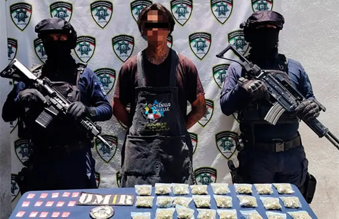 Arrestan a supuesto narcomenudista de Central de Abastos