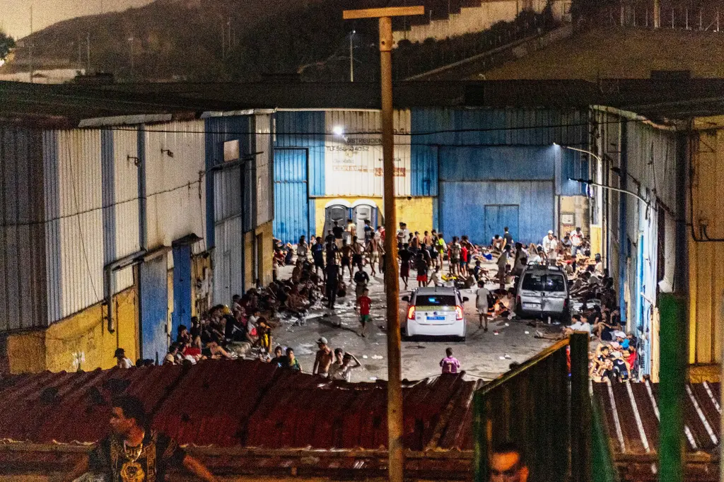 60.000 migrantes cruzan a Ceuta y causan crisis humanitaria