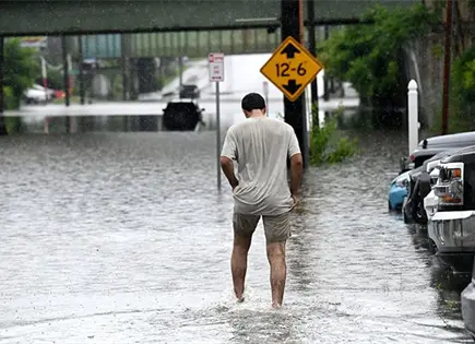 Provocan fuertes lluvias inundaciones en NY