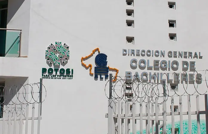 Tras 4 años detienen a un profesor Tras 4 años detienen a un profesor
