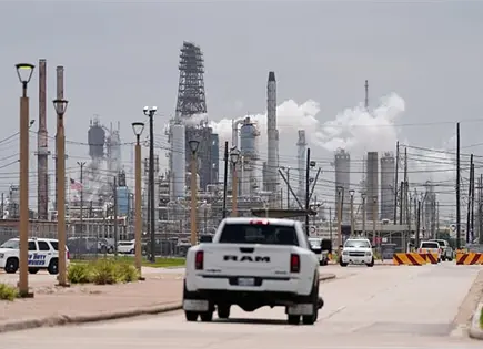 Petroleras de EU obtienen enormes ganancias Petroleras de EU obtienen enormes ganancias