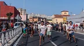 Regresan decenas de miles de migrantes a Marruecos