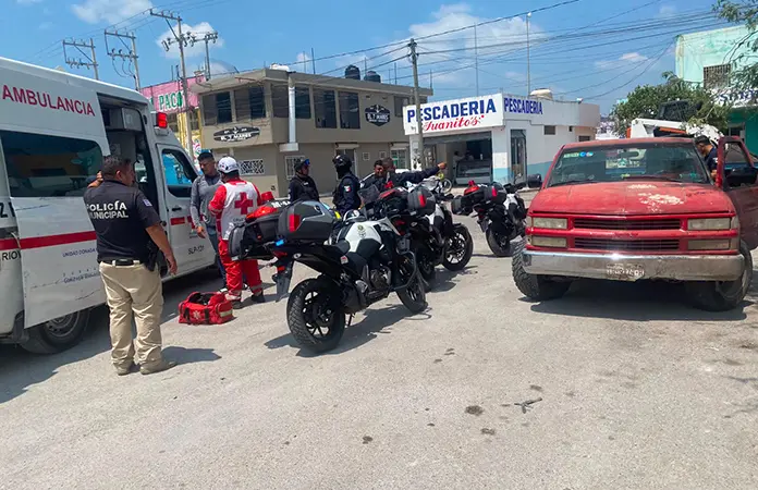 Choca cuatrimoto contra camioneta