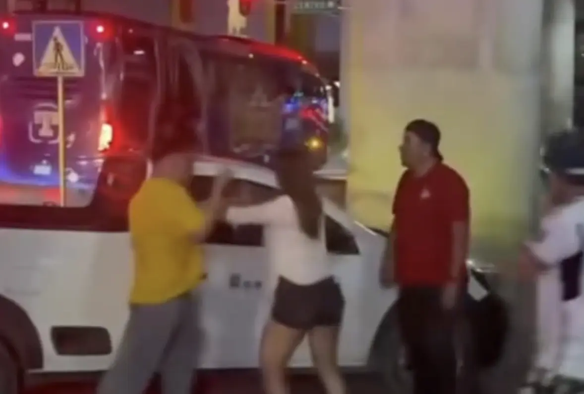 Conductor presuntamente ebrio provoca carambola en el Distribuidor Juárez