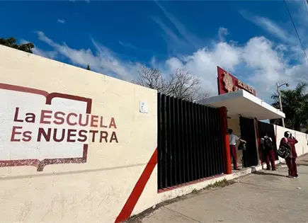 Funcionario habría operado como contratista en obras escolares Funcionario habría operado como contratista en obras escolares