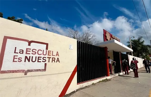 Funcionario habría operado como contratista en obras escolares Funcionario habría operado como contratista en obras escolares