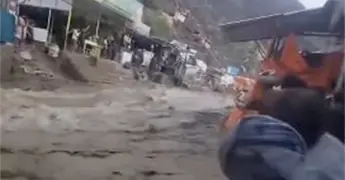 Matan rayos a 12 en Yemen