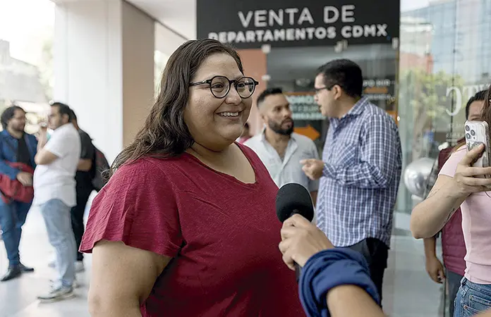 Morena se reúne con 30 aspirantes