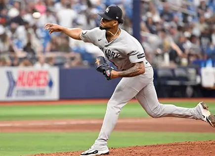 Piratas adquieren a Doval de los Yankees Piratas adquieren a Doval de los Yankees