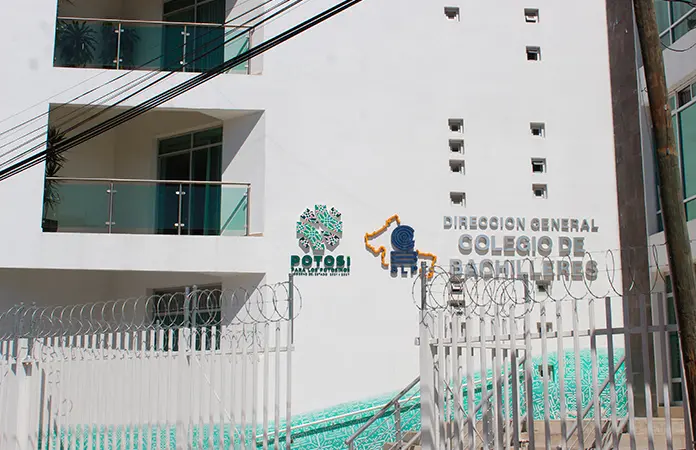 Reconoce gobierno a planteles EMSaD