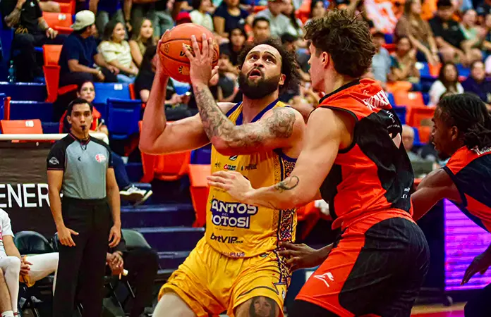 Santos del Potosí cae ante Correcaminos