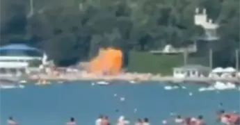 Ataque con drones en playa rusa deja siete muertos y decenas de heridos