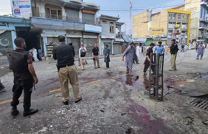 Ataque suicida en mitin en Pakistán