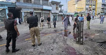 Ataque suicida en mitin en Pakist&aacute;n