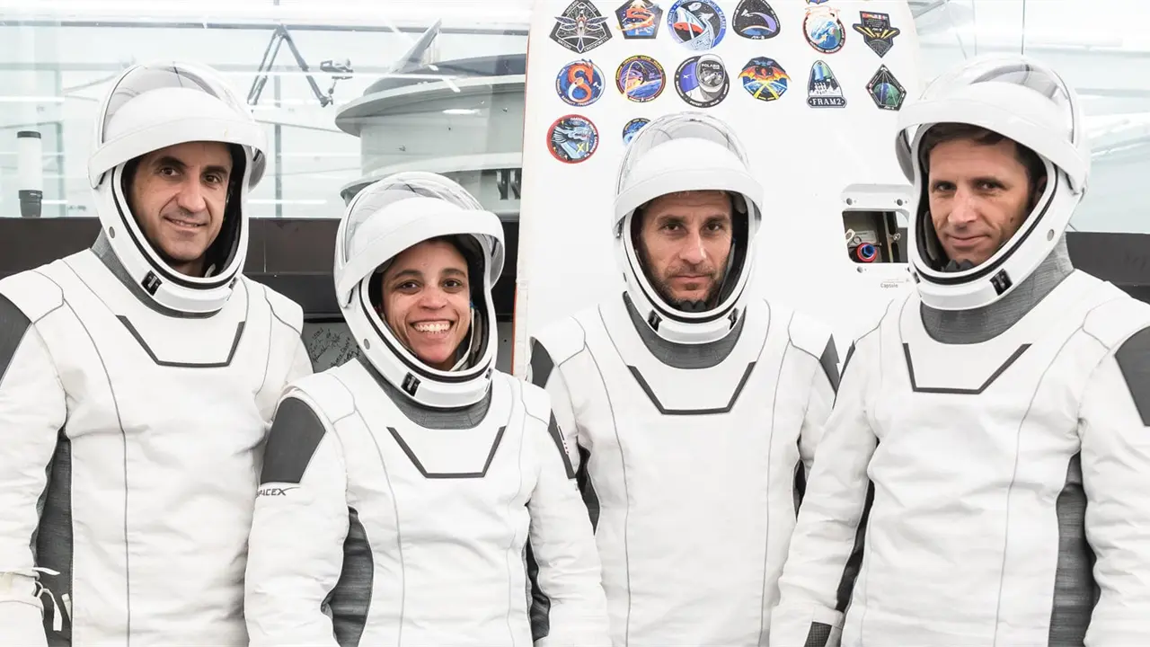 Crew-13 despegará en septiembre con nuevos trajes de vuelo
