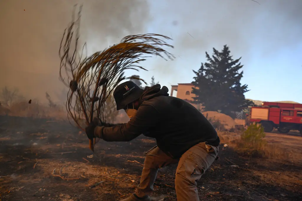 Incendios forestales en Grecia causan evacuaciones y daños
