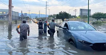 Tras lluvias, GN activa Plan DN-III-E en la capital (fotos)