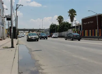 Analizan reabrir avenida Universidad para corregir drenaje