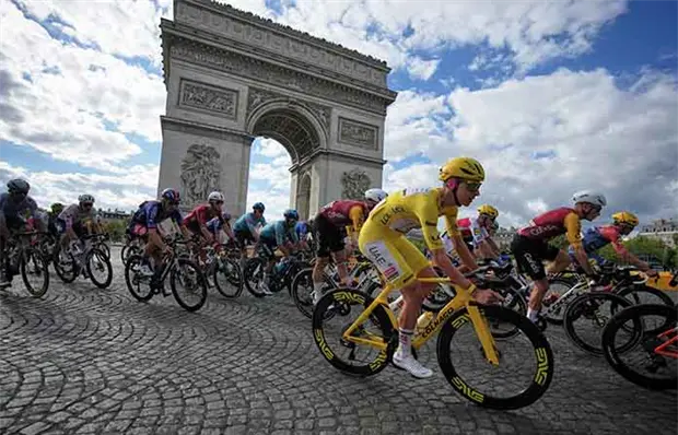 Correr&aacute; Tadej Pogacar la Vuelta a Espa&ntilde;a