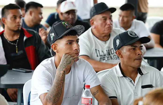 Exguerrilleros piden a De la Espriella seguir con el proceso de paz